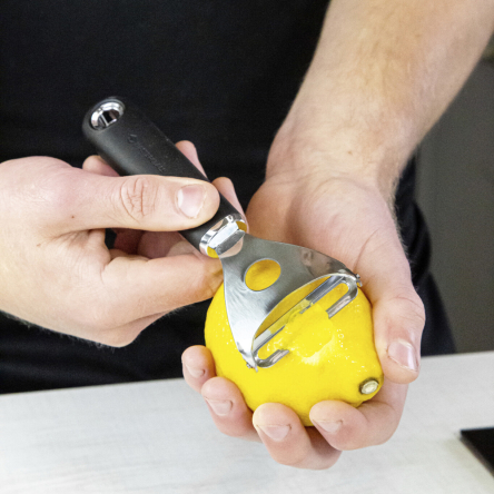 Овощечистка с горизонтальным лезвием Kitchen Craft MASTERCLASS SOFT GRIP - 3