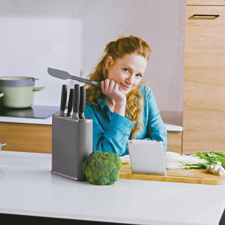 Доска кухонная с подставкой для гаджетов BergHOFF LEO BALANCE 45х40см (3950530) - 3